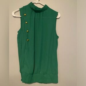New York & Co kelly green tank with button detail